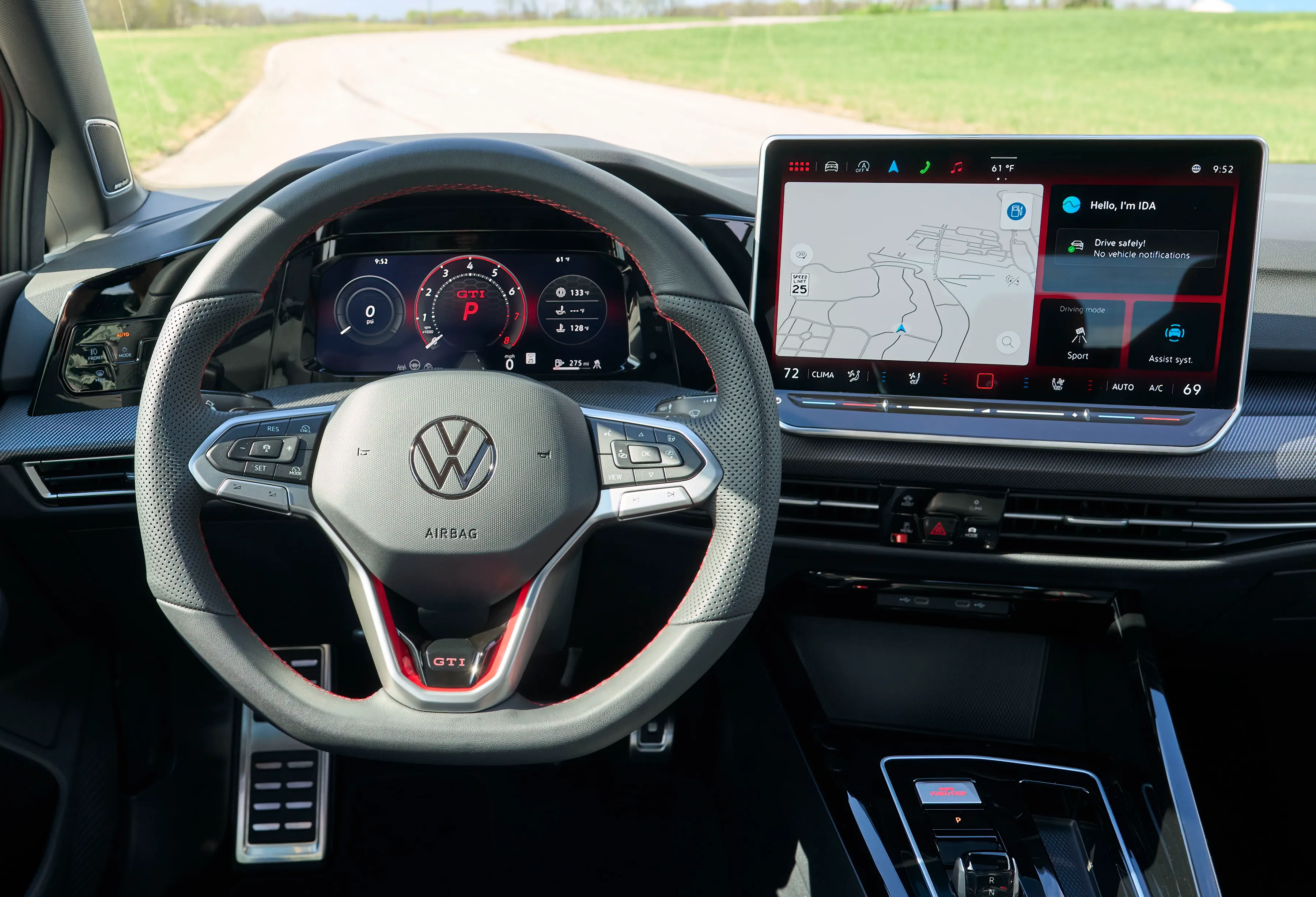 physical buttons on the steering wheel in the 2025 Golf